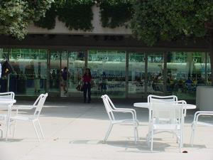 ConventionCourtyard072703b