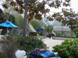 ConventionCourtyard072703c